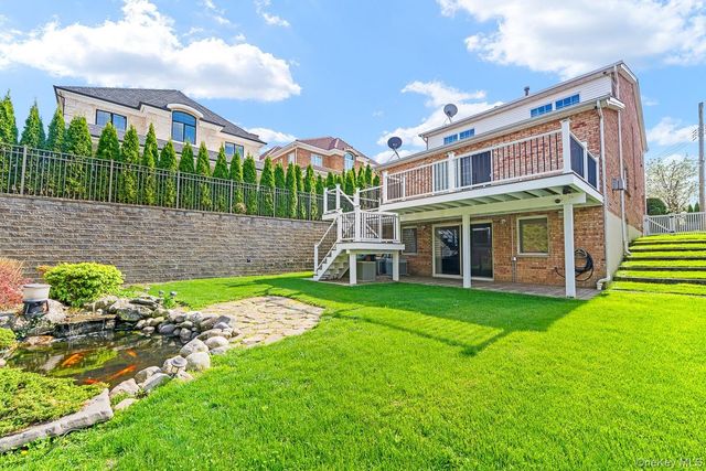 335 Cresthaven Lane, Whitestone, NY 11357