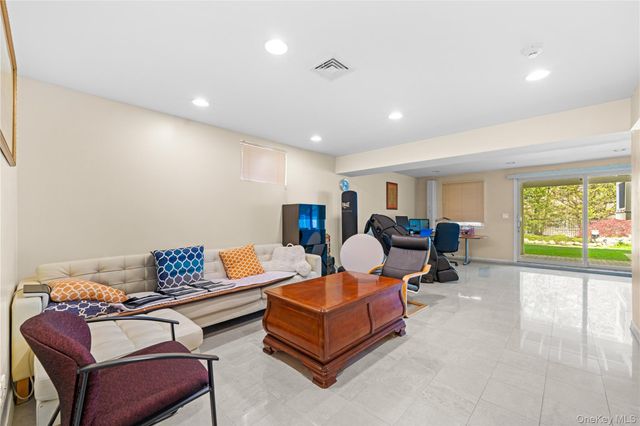 335 Cresthaven Lane, Whitestone, NY 11357