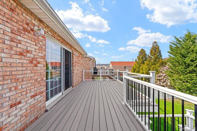 335 Cresthaven Lane, Whitestone, NY 11357