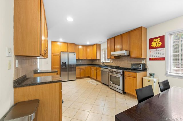 335 Cresthaven Lane, Whitestone, NY 11357
