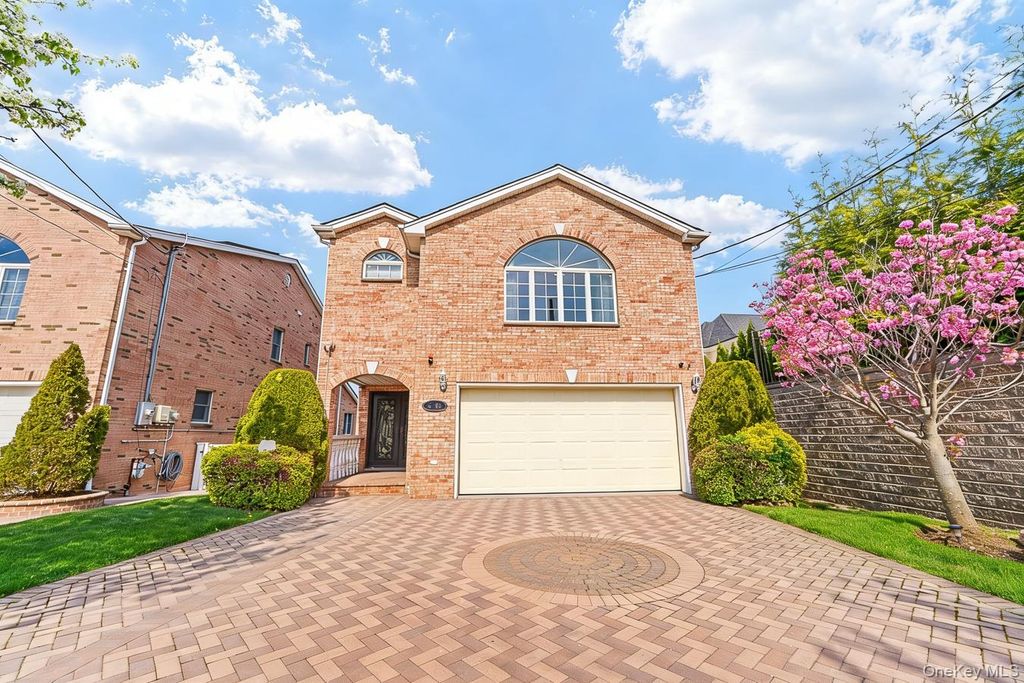 335 Cresthaven Lane, Whitestone, NY 11357