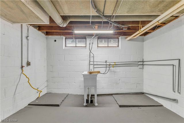 8401 Greenlawn Avenue, Parma, OH 44129