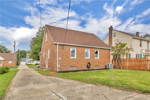 8401 Greenlawn Avenue, Parma, OH 44129