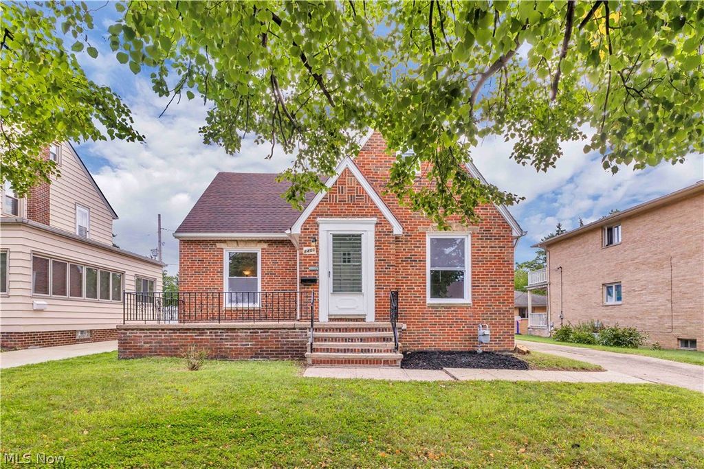 8401 Greenlawn Avenue, Parma, OH 44129