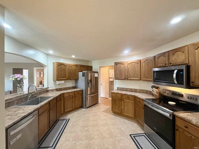 1329 Bowden Drive, Evansville, IN 47725