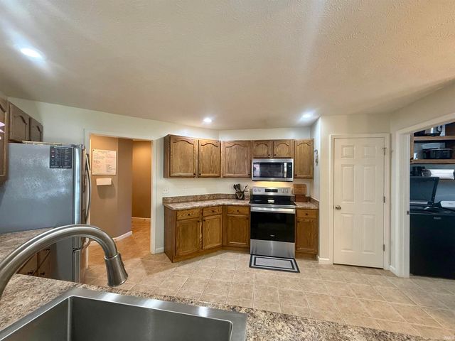 1329 Bowden Drive, Evansville, IN 47725