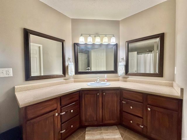 1329 Bowden Drive, Evansville, IN 47725