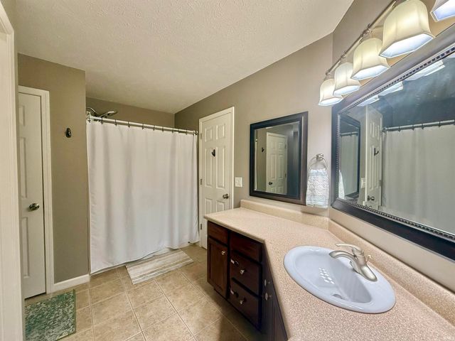 1329 Bowden Drive, Evansville, IN 47725