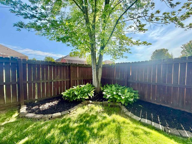 1329 Bowden Drive, Evansville, IN 47725