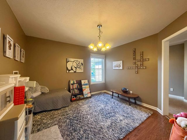 1329 Bowden Drive, Evansville, IN 47725