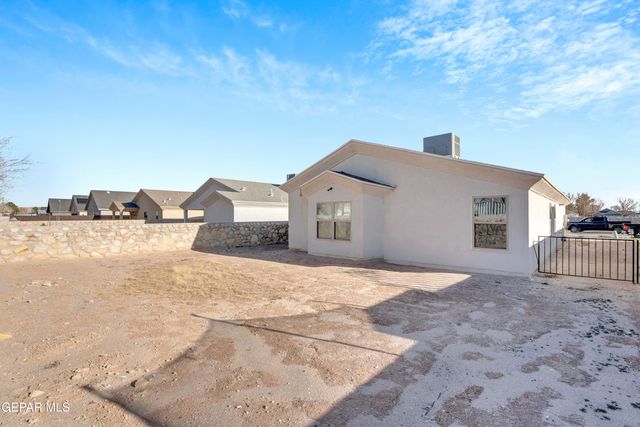 389 PLATEAU Drive, Socorro, TX 79927