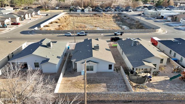 389 PLATEAU Drive, Socorro, TX 79927