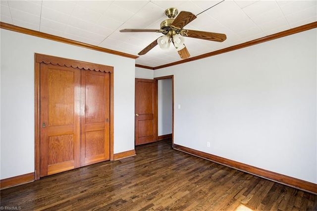 5825 Reynolda Road, Winston-salem, NC 27106