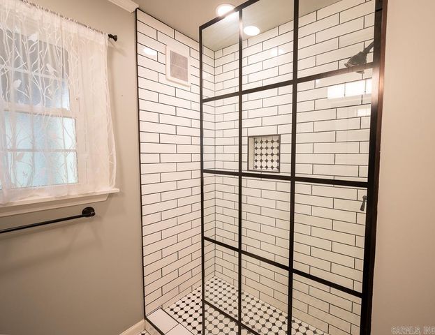 1924 Pine Valley Road, Little Rock, AR 72207