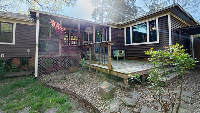 1924 Pine Valley Road, Little Rock, AR 72207