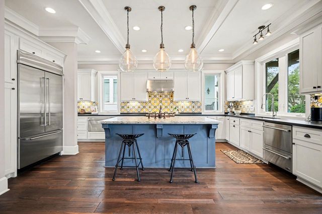 131 Queen Road, Clear Lake Shores, TX 77565