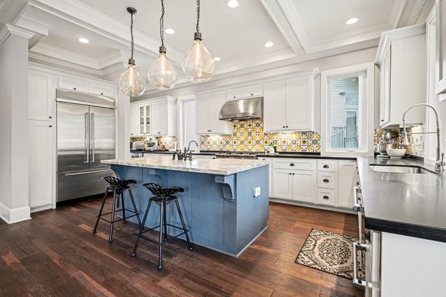 131 Queen Road, Clear Lake Shores, TX 77565