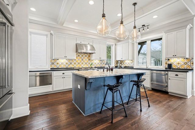 131 Queen Road, Clear Lake Shores, TX 77565