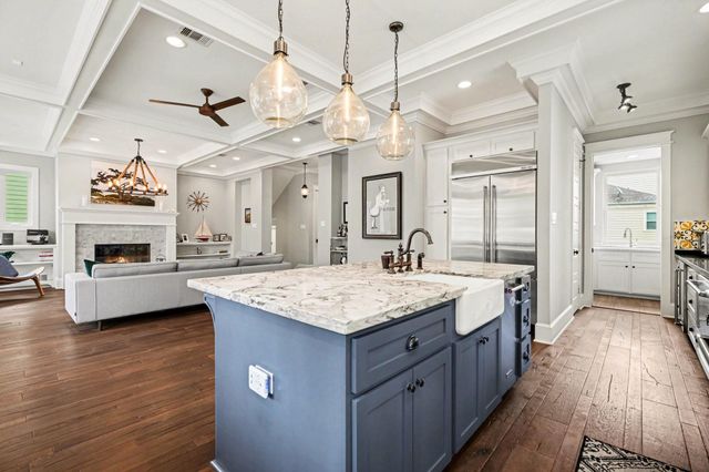 131 Queen Road, Clear Lake Shores, TX 77565