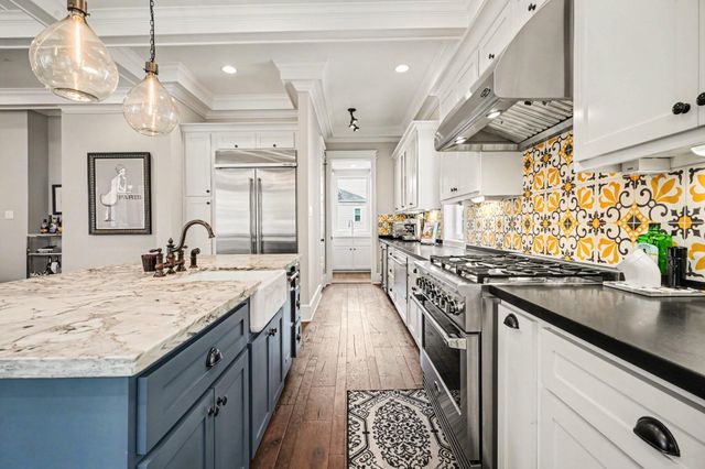 131 Queen Road, Clear Lake Shores, TX 77565