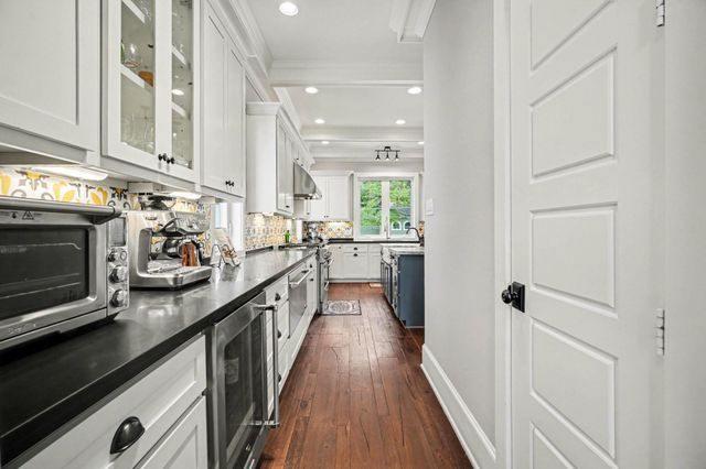 131 Queen Road, Clear Lake Shores, TX 77565