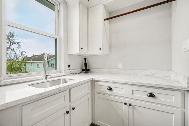 131 Queen Road, Clear Lake Shores, TX 77565