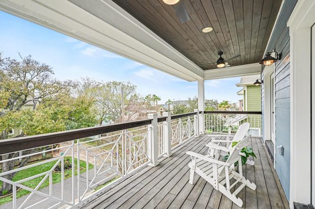 131 Queen Road, Clear Lake Shores, TX 77565