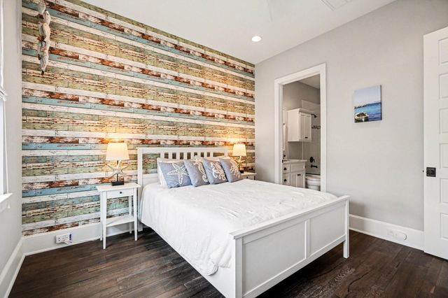 131 Queen Road, Clear Lake Shores, TX 77565