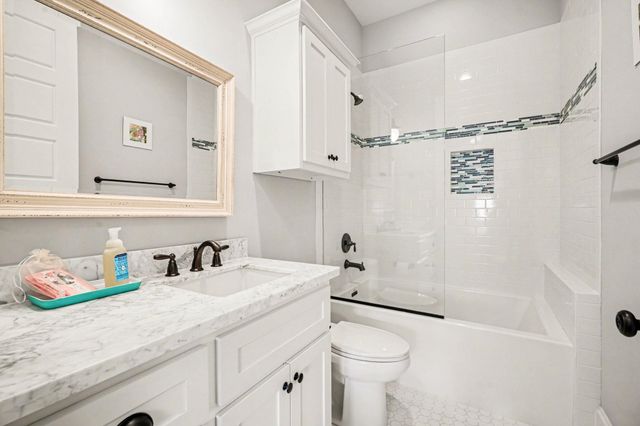 131 Queen Road, Clear Lake Shores, TX 77565