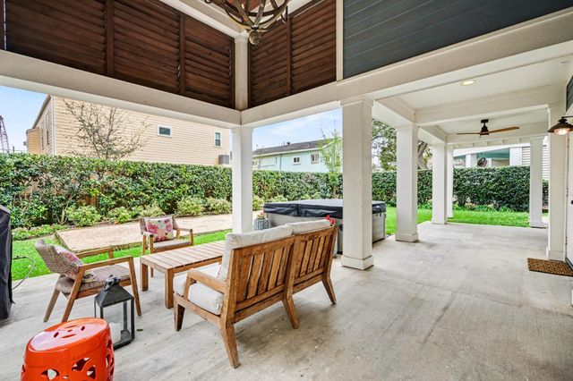 131 Queen Road, Clear Lake Shores, TX 77565