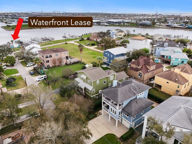 131 Queen Road, Clear Lake Shores, TX 77565
