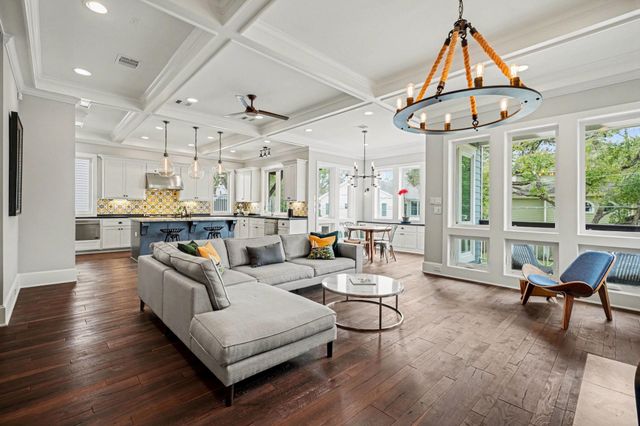 131 Queen Road, Clear Lake Shores, TX 77565