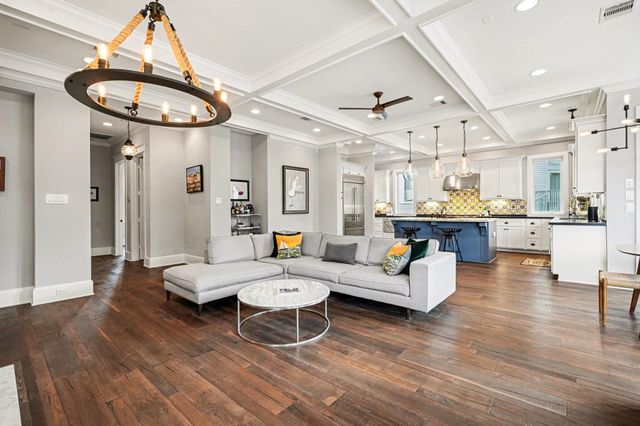 131 Queen Road, Clear Lake Shores, TX 77565