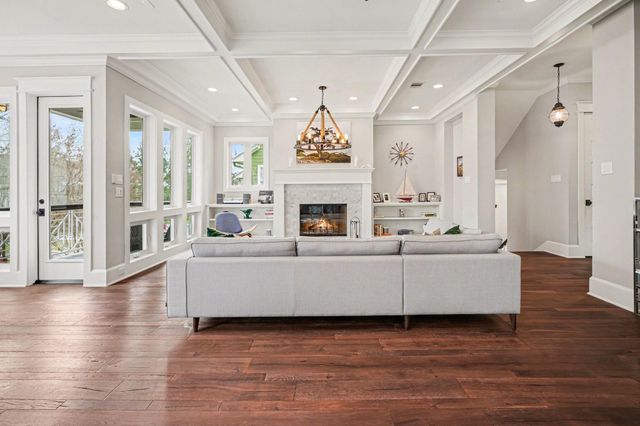 131 Queen Road, Clear Lake Shores, TX 77565