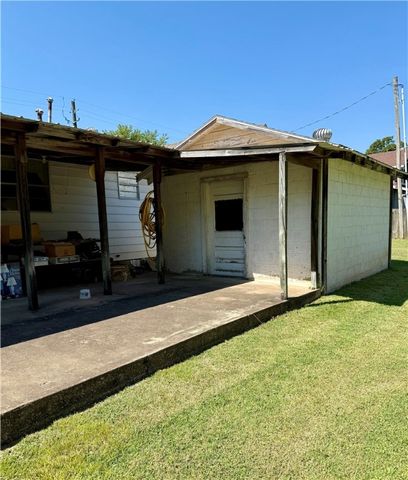 210-212 N Main Avenue, Lincoln, AR 72744