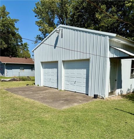 210-212 N Main Avenue, Lincoln, AR 72744