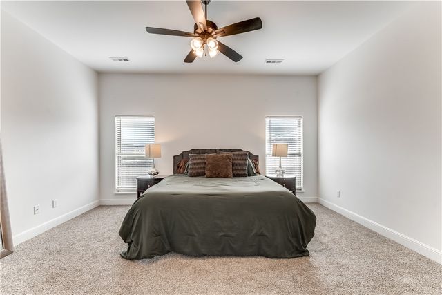 417 NW 62nd Avenue, Bentonville, AR 72713