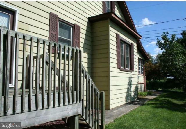 5811 OLEY TURNPIKE RD, Oley, PA 19547