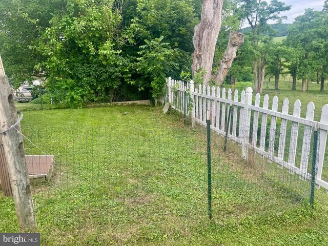 5811 OLEY TURNPIKE RD, Oley, PA 19547