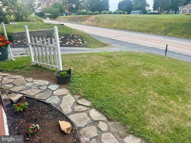 5811 OLEY TURNPIKE RD, Oley, PA 19547