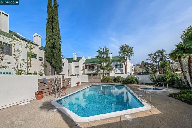 68 68 Mozden Ln, Pleasant Hill, CA 94523