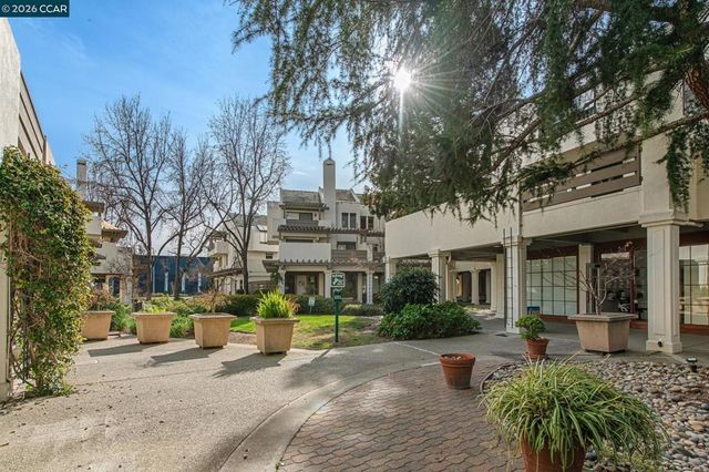 68 68 Mozden Ln, Pleasant Hill, CA 94523