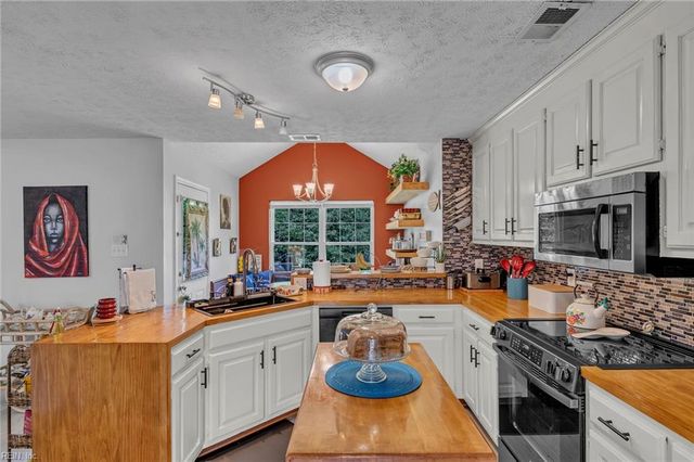 1303 Wolftrap CT, Newport News, VA 23605