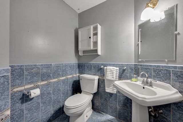 13 Stoneybrook Rd, Charlton, MA 01507