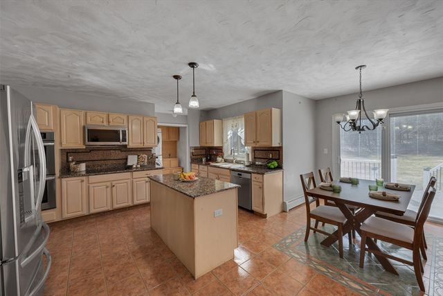 13 Stoneybrook Rd, Charlton, MA 01507