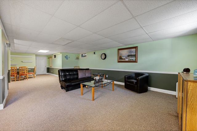 13 Stoneybrook Rd, Charlton, MA 01507