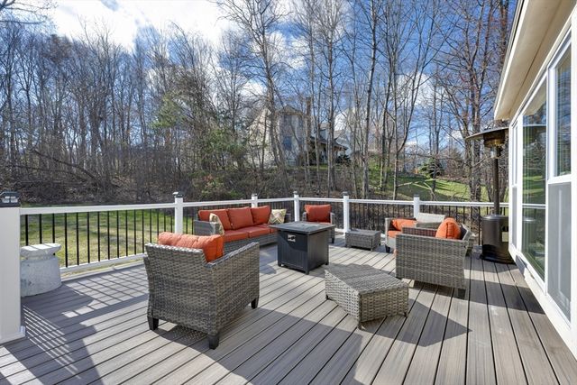 13 Stoneybrook Rd, Charlton, MA 01507