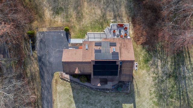 13 Stoneybrook Rd, Charlton, MA 01507