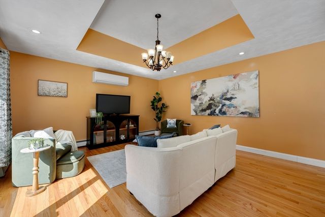 13 Stoneybrook Rd, Charlton, MA 01507