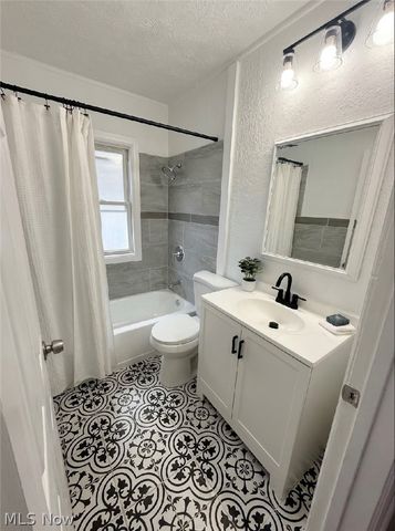 3922 Brookside Boulevard, Cleveland, OH 44111